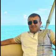   ,  Artur, 37