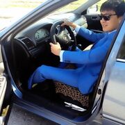  ,   Aza, 33 ,   ,   