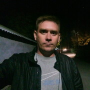  ,   Viktor, 34 ,  
