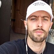  ,  Artur, 33