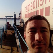  ,  Aziz, 40