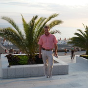  ,   Viktor, 64 ,   
