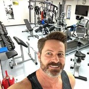  ,   Raph Tom, 54 ,   c 