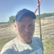  ,  Alex, 32