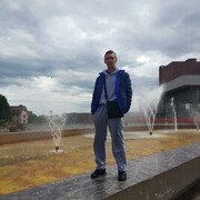  ,  Valery, 47