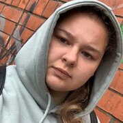 ,  Ksenija, 22
