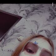  ,  Vika, 24