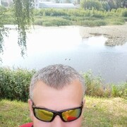  ,   Viktor, 42 ,   c 