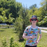 ,  Nikita, 32