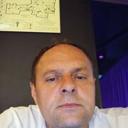  ,   Leon, 44 ,   