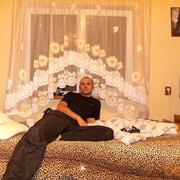  ,   Taras, 44 ,  