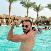  ,   Armen, 37 ,   ,   