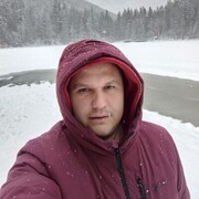  ,  Jenya, 40