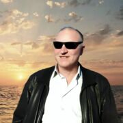  ,   Viktor, 61 ,   c 