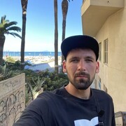  ,   Andrei, 32 ,   c 