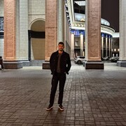  ,  Elxan, 24