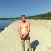  ,  Black, 44
