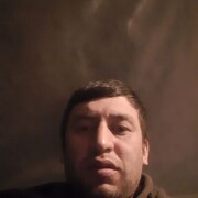  ,  Oybek, 33
