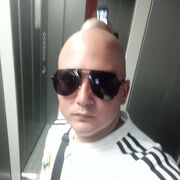  ,   Eugenio, 32 ,   ,   
