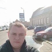  ,  Deniss, 37