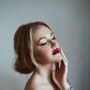  ,   Tatiana, 33 ,  