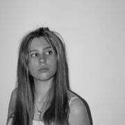 Знакомства Костешты, девушка Karina, 18