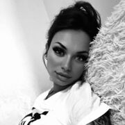  ,   Anya, 29 ,   c 