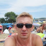  ,   Alen, 47 ,   