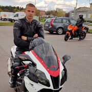  ,  Vitalij, 32