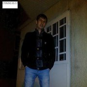  ,  Armen, 32