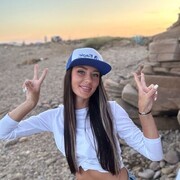  , 