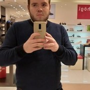  ,  Arkadi, 32