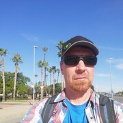  ,   Serge, 44 ,   ,   