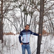  ,  Shoxruh, 33