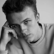 ,   Nik, 22 ,   ,   