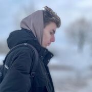 ,  Maksim, 21