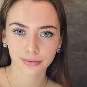  , 