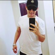  --,   Luiz, 32 ,   ,   