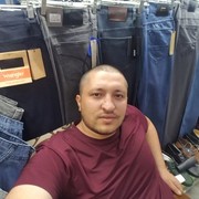  ,  Farrux, 32