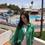  , 