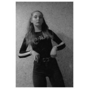  ,  Viktoria, 22
