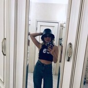  ,   Viktoria, 37 ,   , 