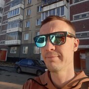  ,   Pluto, 32 ,   ,   