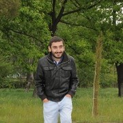  ,  Ado, 32