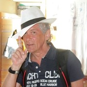  ,   Feliks, 72 ,   