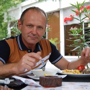  ,   Tarik, 44 ,  