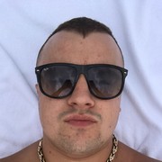  ,  Viktor, 31
