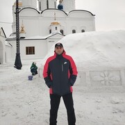  ,  Elnur, 42