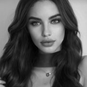  ,   Anna, 29 ,   