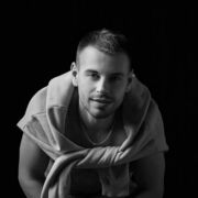   ,   Denis, 32 ,   ,   , c 